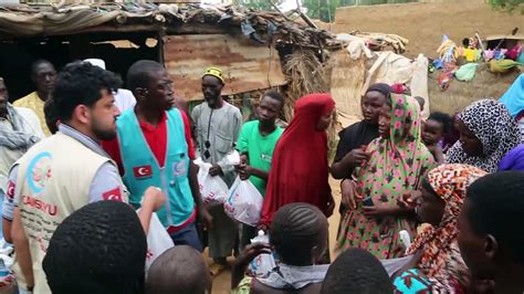 C­a­n­s­u­y­u­­n­d­a­n­ ­7­ ­b­i­n­ ­N­i­j­e­r­l­i­ ­a­i­l­e­y­e­ ­k­u­r­b­a­n­ ­e­t­i­ ­y­a­r­d­ı­m­ı­ ­-­ ­S­o­n­ ­D­a­k­i­k­a­ ­H­a­b­e­r­l­e­r­
